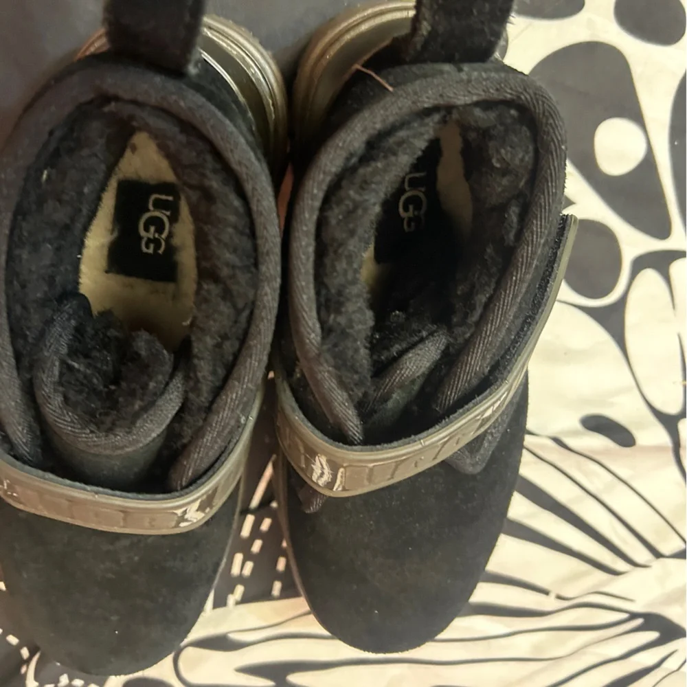 UGG NEUMEL CLEAR PLATFORM ANKLE BOOTS -BLACK SUEDE -WOMEN’S Size 6 NWOT